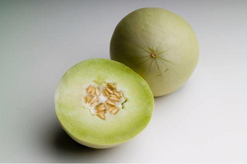 吃白兰瓜的视频,视频教你轻松品尝夏日清新