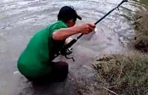 钓鱼吃瓜路人视频  第3张