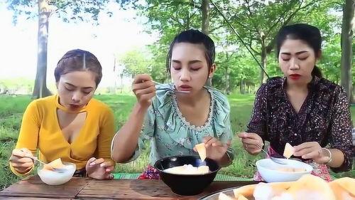 三姐妹吃瓜事件视频播放,揭秘幕后故事  第3张