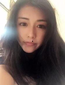 广西校花吃瓜事件视频曝光,校园风波引发热议  第2张