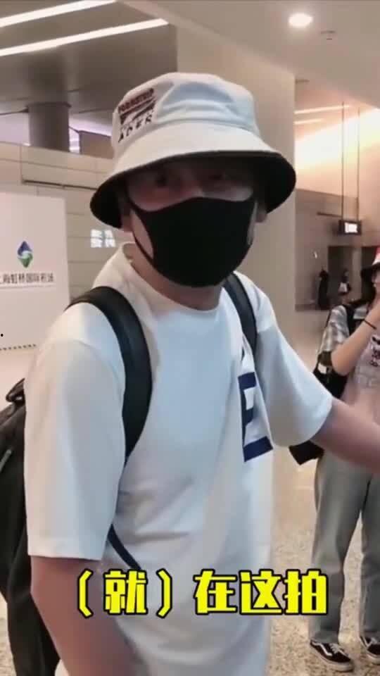 路人吃瓜的视频  第3张